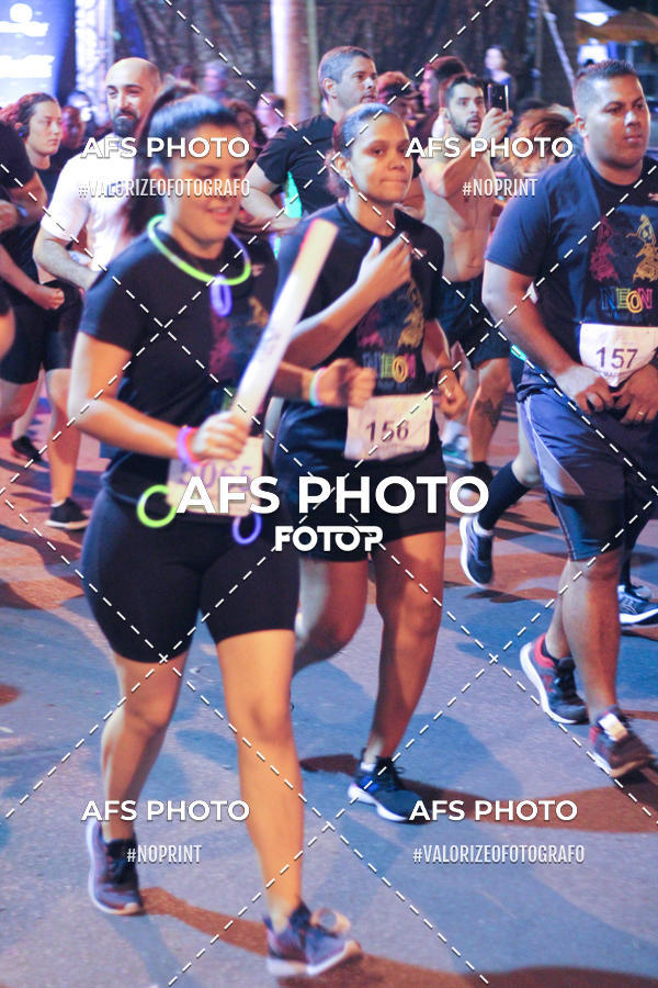 Compre suas fotos do eventoNeon Night Run 2019 - Belo Horizonte no Fotop