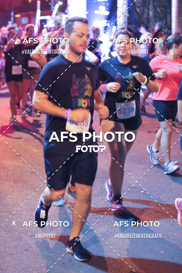 Compre suas fotos do eventoNeon Night Run 2019 - Belo Horizonte no Fotop