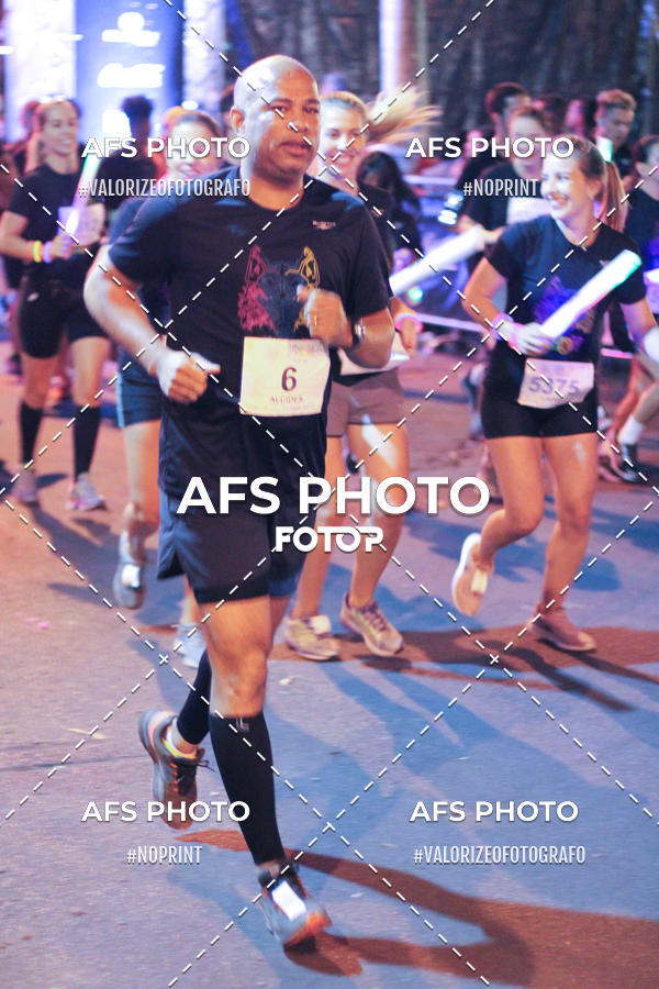 Compre suas fotos do eventoNeon Night Run 2019 - Belo Horizonte no Fotop