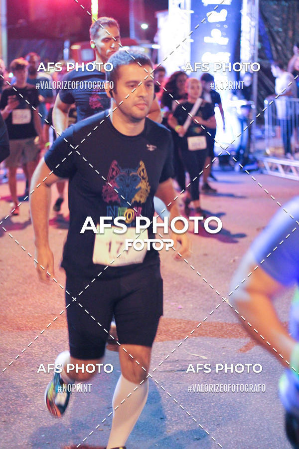 Compre suas fotos do eventoNeon Night Run 2019 - Belo Horizonte no Fotop