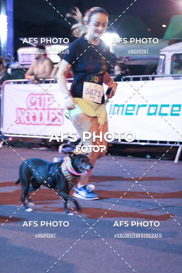 Compre suas fotos do eventoNeon Night Run 2019 - Belo Horizonte no Fotop