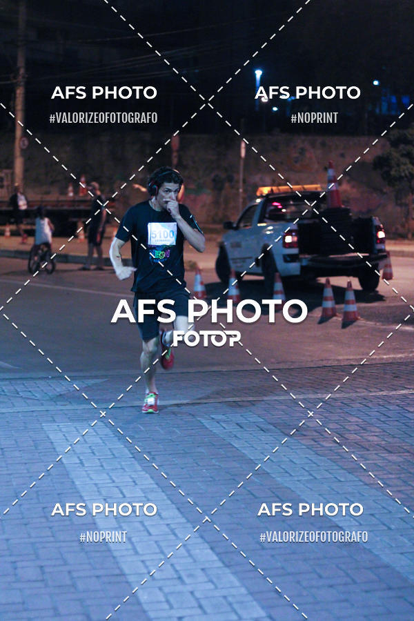 Buy your photos of the eventNeon Night Run 2019 - Belo Horizonte on Fotop