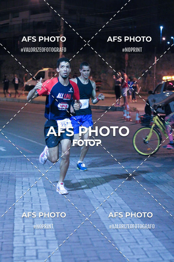 Buy your photos of the eventNeon Night Run 2019 - Belo Horizonte on Fotop
