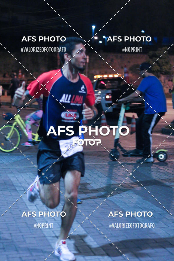Buy your photos of the eventNeon Night Run 2019 - Belo Horizonte on Fotop