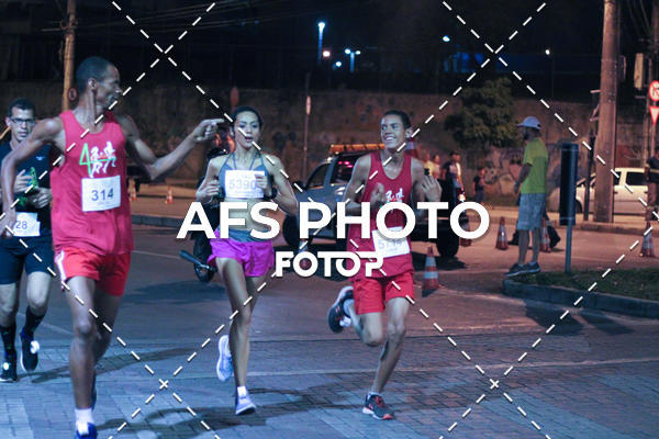 Buy your photos of the eventNeon Night Run 2019 - Belo Horizonte on Fotop