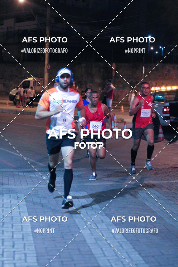 Buy your photos of the eventNeon Night Run 2019 - Belo Horizonte on Fotop