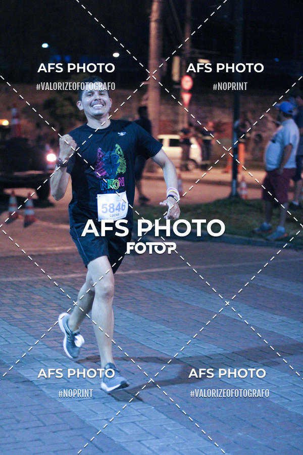 Buy your photos of the eventNeon Night Run 2019 - Belo Horizonte on Fotop