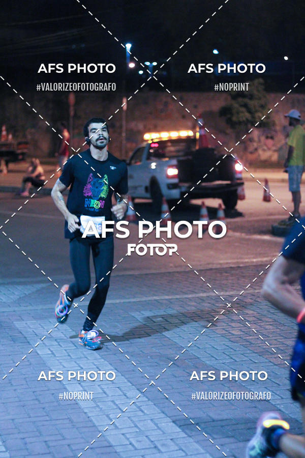 Compre suas fotos do eventoNeon Night Run 2019 - Belo Horizonte no Fotop
