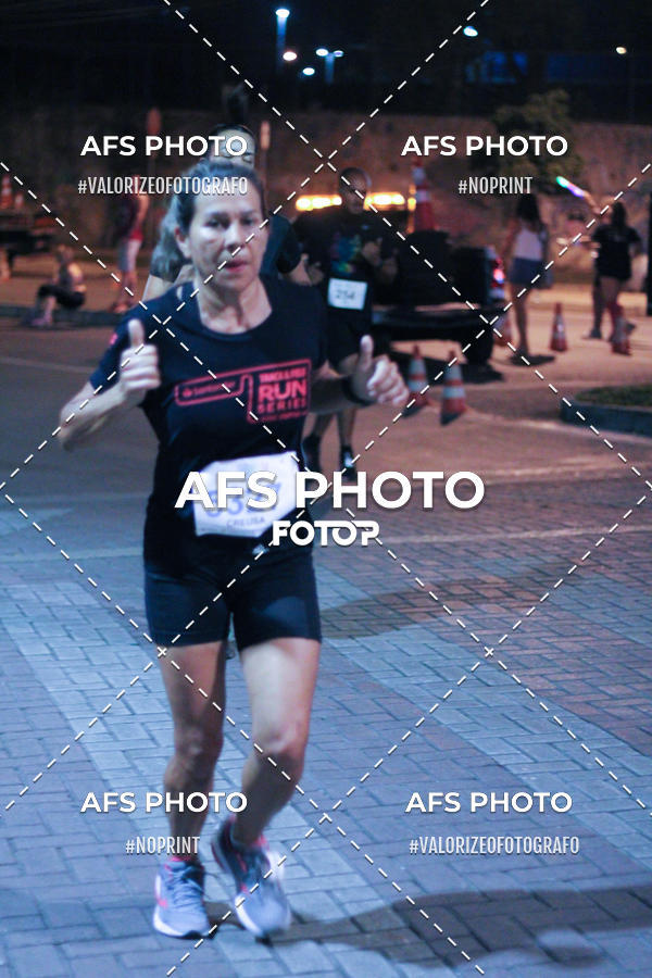 Compre suas fotos do eventoNeon Night Run 2019 - Belo Horizonte no Fotop