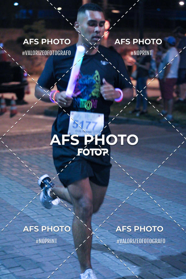 Compra tus fotos del eventoNeon Night Run 2019 - Belo Horizonte En Fotop