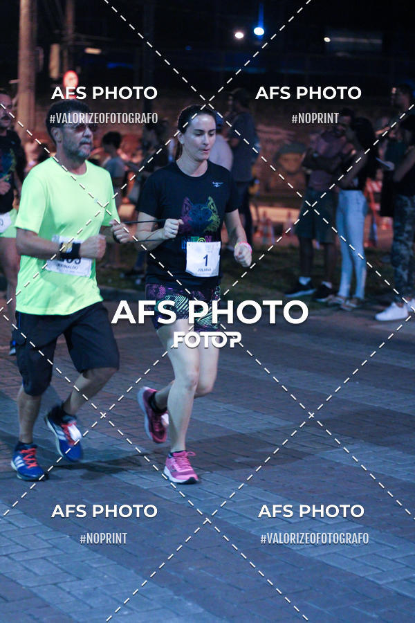 Achetez vos photos de l'vnementNeon Night Run 2019 - Belo Horizonte sur Fotop