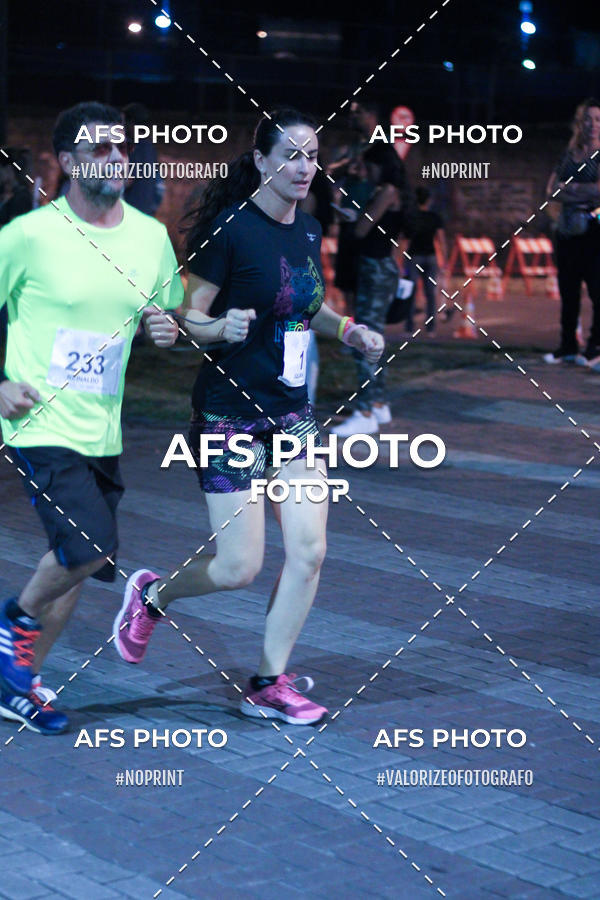 Achetez vos photos de l'vnementNeon Night Run 2019 - Belo Horizonte sur Fotop