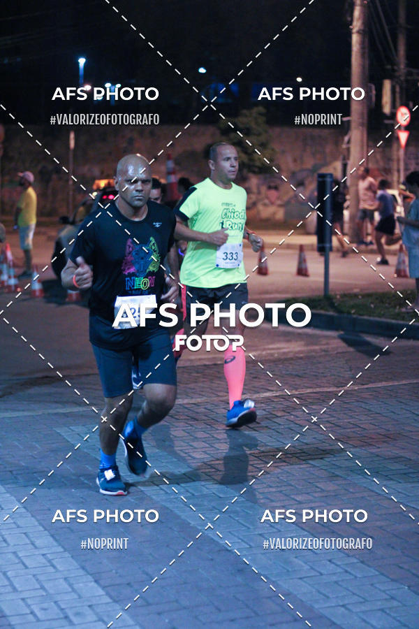Achetez vos photos de l'vnementNeon Night Run 2019 - Belo Horizonte sur Fotop