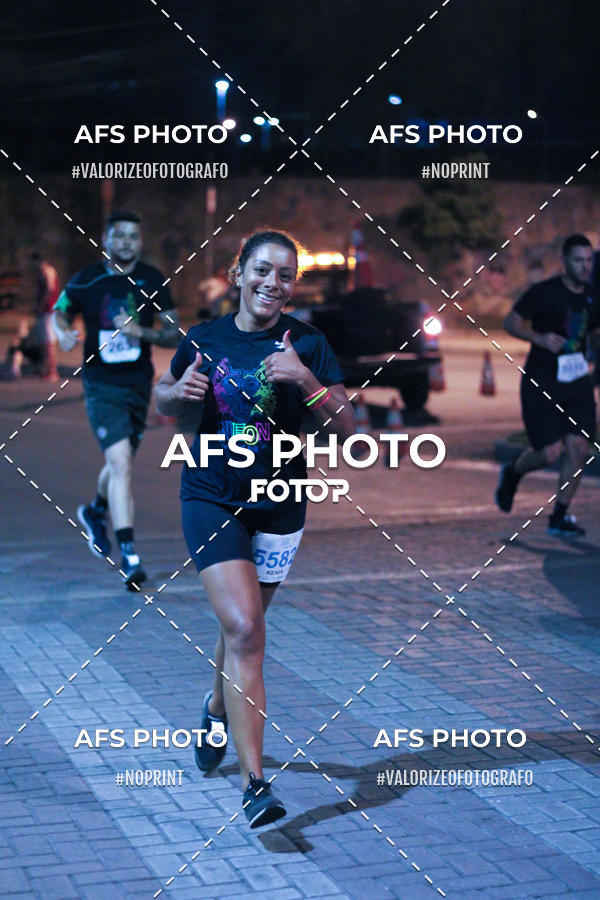 Compra tus fotos del eventoNeon Night Run 2019 - Belo Horizonte En Fotop