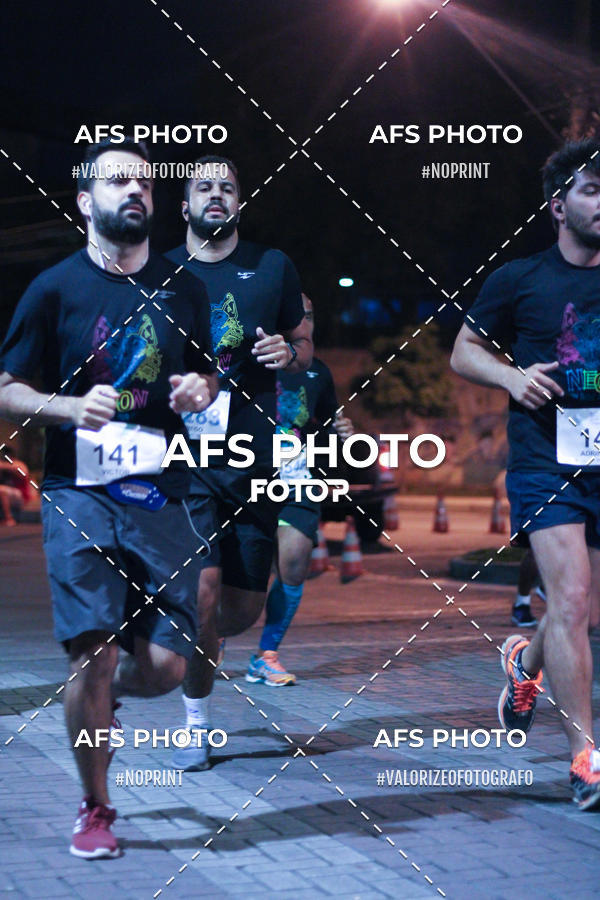 Compra tus fotos del eventoNeon Night Run 2019 - Belo Horizonte En Fotop