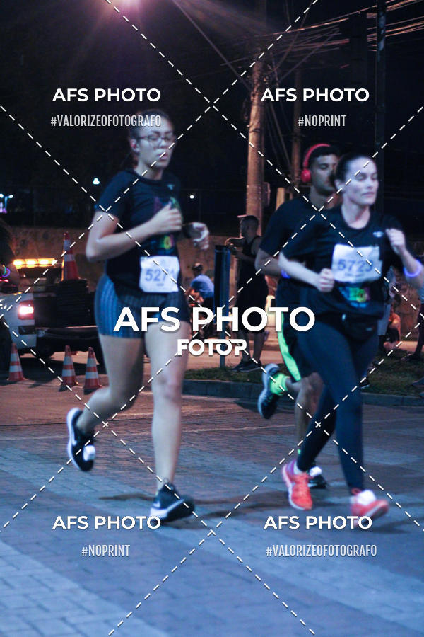 Compra tus fotos del eventoNeon Night Run 2019 - Belo Horizonte En Fotop