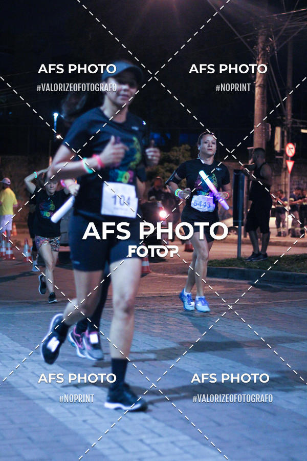Buy your photos of the eventNeon Night Run 2019 - Belo Horizonte on Fotop