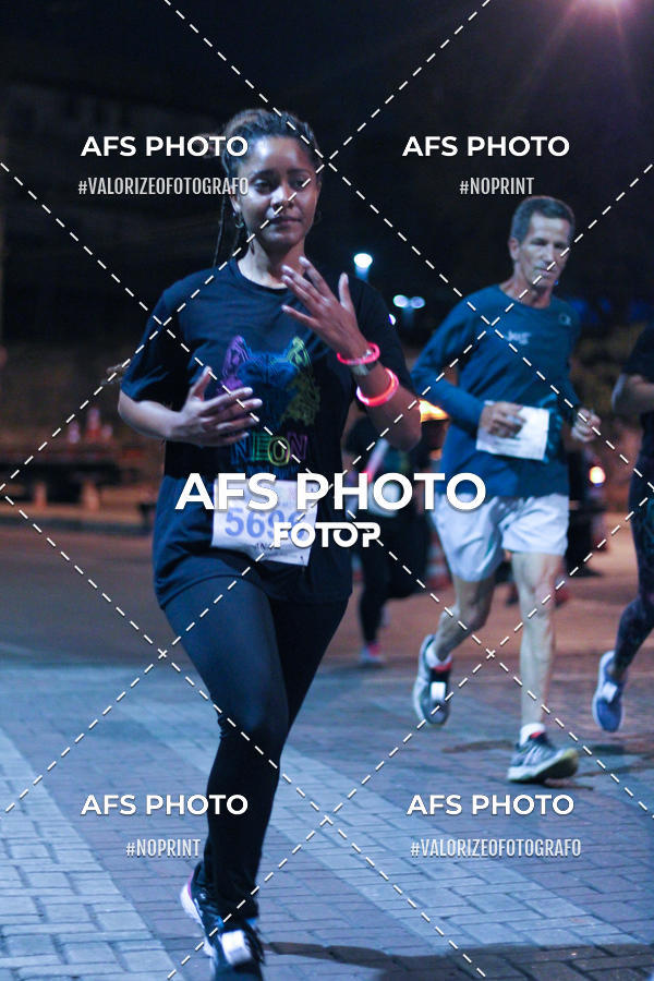 Buy your photos of the eventNeon Night Run 2019 - Belo Horizonte on Fotop