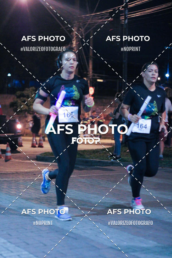 Buy your photos of the eventNeon Night Run 2019 - Belo Horizonte on Fotop