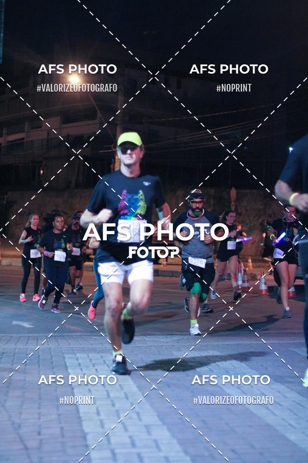 Buy your photos of the eventNeon Night Run 2019 - Belo Horizonte on Fotop