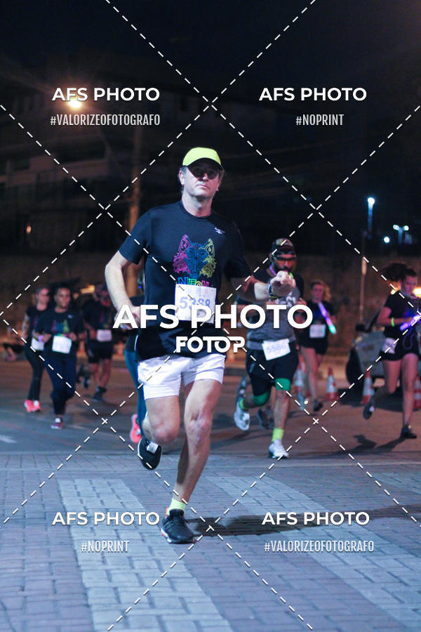 Buy your photos of the eventNeon Night Run 2019 - Belo Horizonte on Fotop