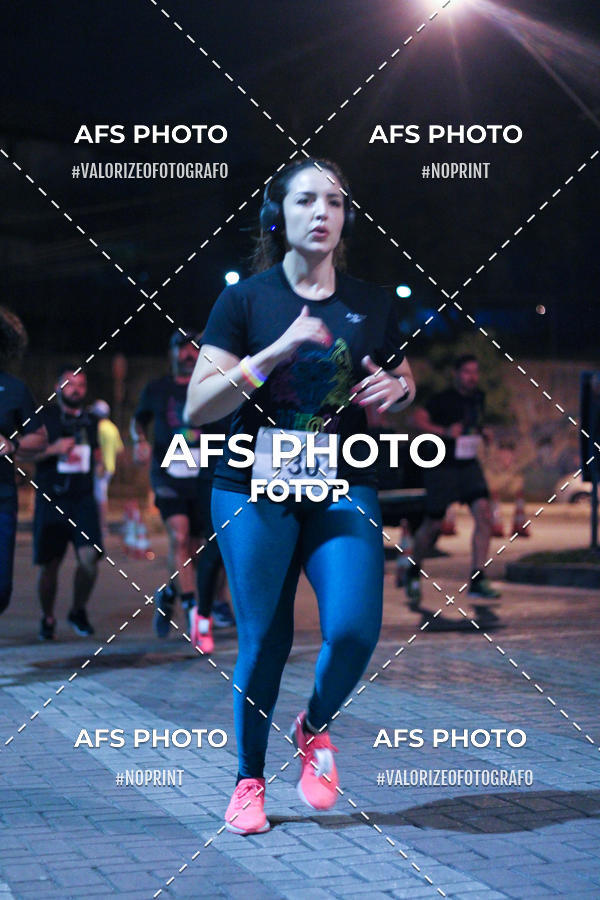 Buy your photos of the eventNeon Night Run 2019 - Belo Horizonte on Fotop