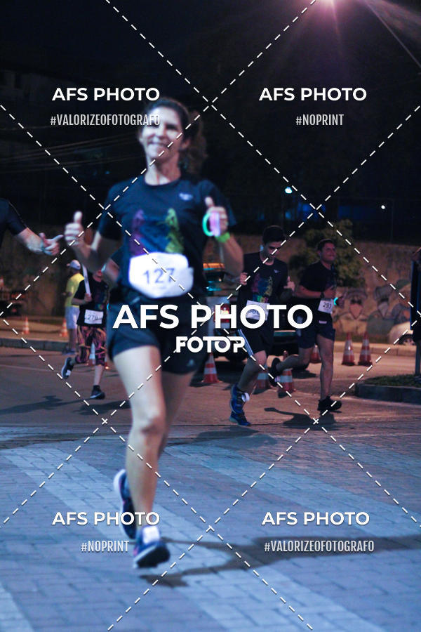 Buy your photos of the eventNeon Night Run 2019 - Belo Horizonte on Fotop
