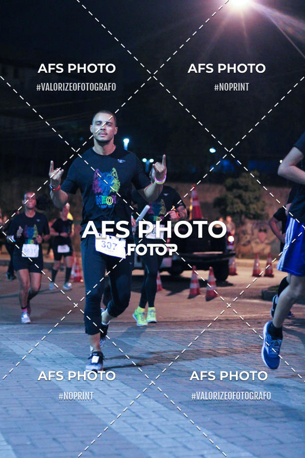 Compre as suas fotos do eventoNeon Night Run 2019 - Belo Horizonte no Fotop