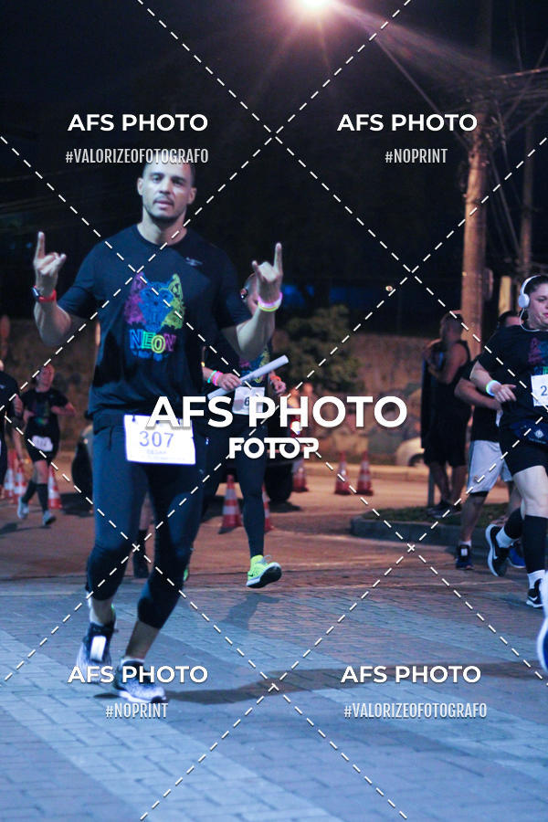 Compre as suas fotos do eventoNeon Night Run 2019 - Belo Horizonte no Fotop