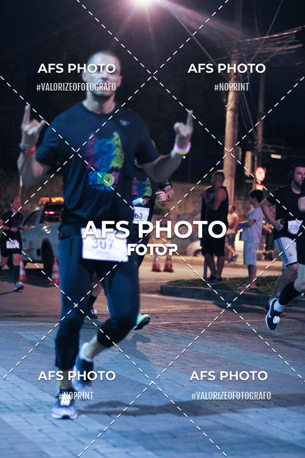 Compre as suas fotos do eventoNeon Night Run 2019 - Belo Horizonte no Fotop
