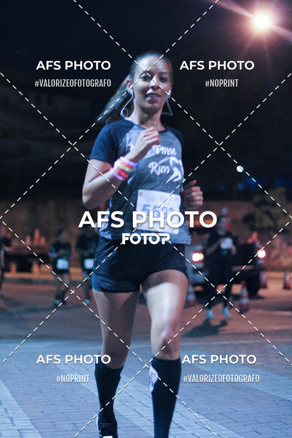 Compre as suas fotos do eventoNeon Night Run 2019 - Belo Horizonte no Fotop