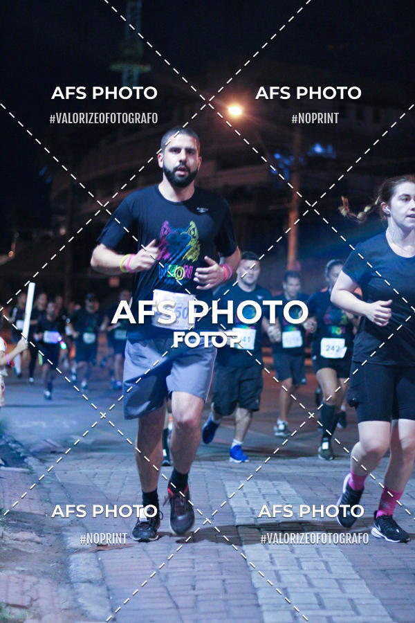 Compre as suas fotos do eventoNeon Night Run 2019 - Belo Horizonte no Fotop