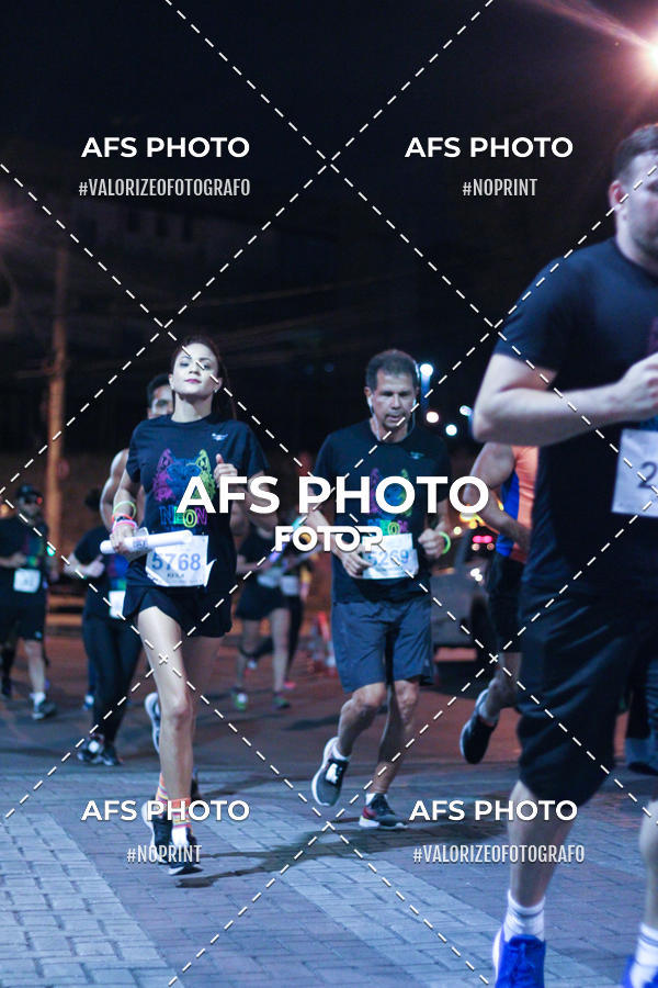 Compre as suas fotos do eventoNeon Night Run 2019 - Belo Horizonte no Fotop