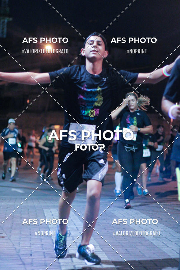 Compre as suas fotos do eventoNeon Night Run 2019 - Belo Horizonte no Fotop