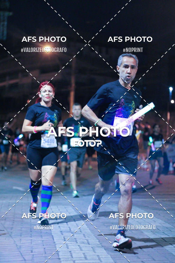 Compre as suas fotos do eventoNeon Night Run 2019 - Belo Horizonte no Fotop