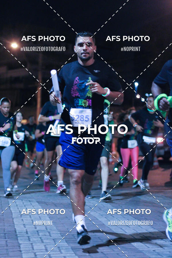 Compra tus fotos del eventoNeon Night Run 2019 - Belo Horizonte En Fotop