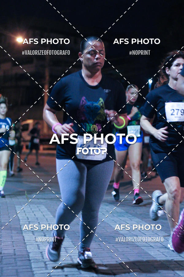 Compra tus fotos del eventoNeon Night Run 2019 - Belo Horizonte En Fotop