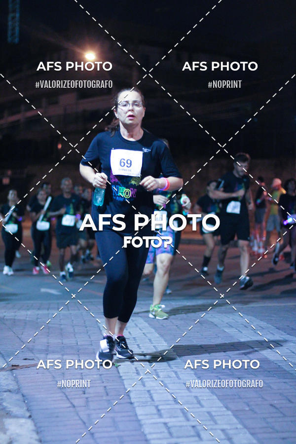 Compra tus fotos del eventoNeon Night Run 2019 - Belo Horizonte En Fotop