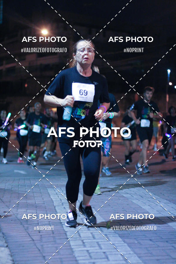 Compra tus fotos del eventoNeon Night Run 2019 - Belo Horizonte En Fotop