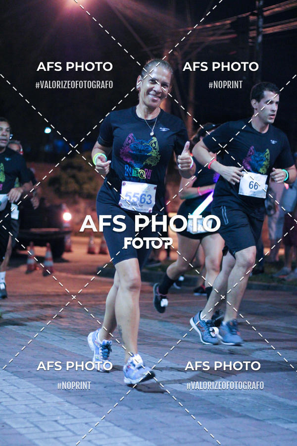 Compra tus fotos del eventoNeon Night Run 2019 - Belo Horizonte En Fotop