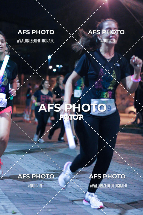 Compra tus fotos del eventoNeon Night Run 2019 - Belo Horizonte En Fotop