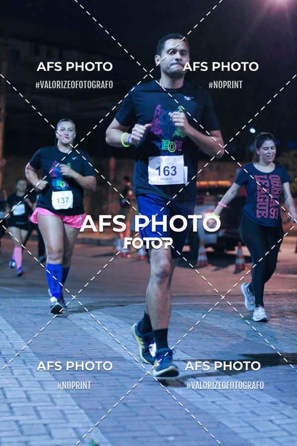 Compra tus fotos del eventoNeon Night Run 2019 - Belo Horizonte En Fotop