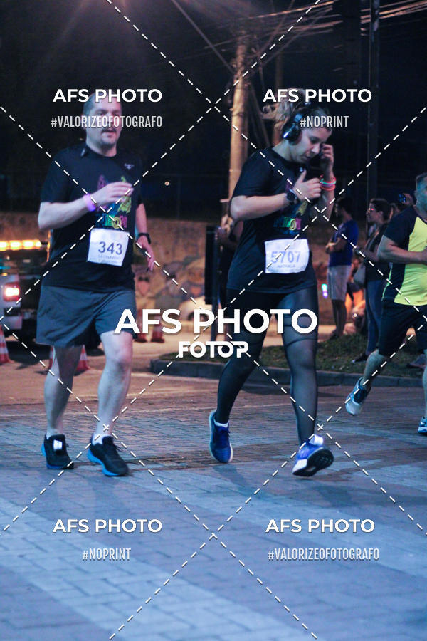 Compra tus fotos del eventoNeon Night Run 2019 - Belo Horizonte En Fotop