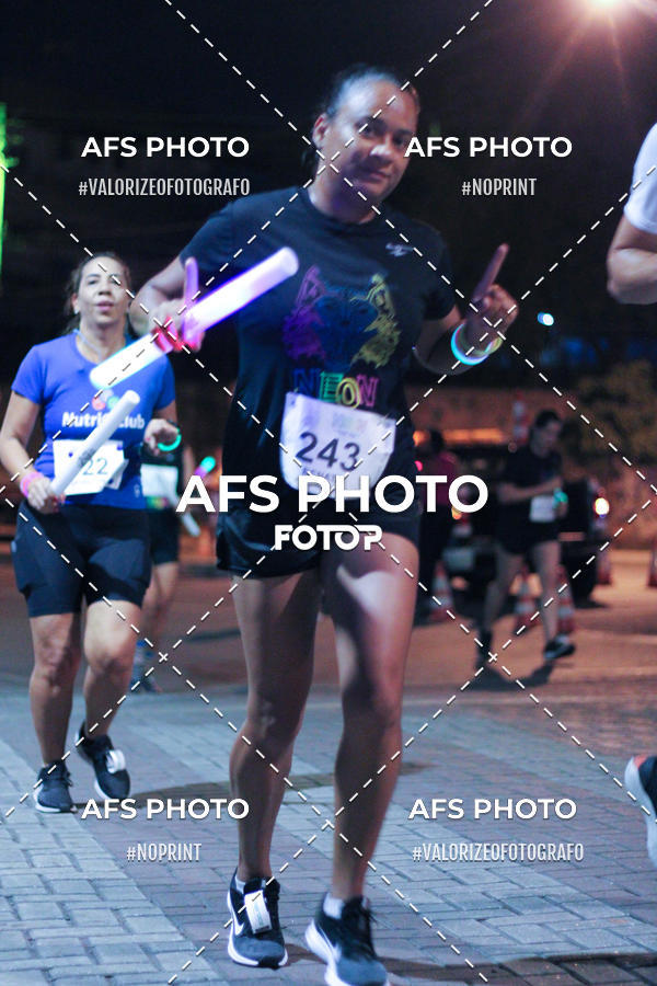 Compre as suas fotos do eventoNeon Night Run 2019 - Belo Horizonte no Fotop