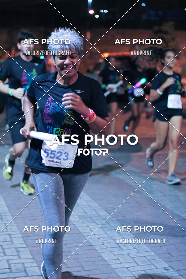 Compre as suas fotos do eventoNeon Night Run 2019 - Belo Horizonte no Fotop