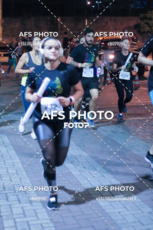 Compre as suas fotos do eventoNeon Night Run 2019 - Belo Horizonte no Fotop