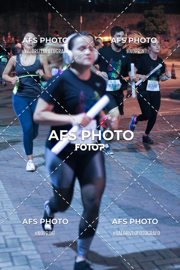 Compre as suas fotos do eventoNeon Night Run 2019 - Belo Horizonte no Fotop