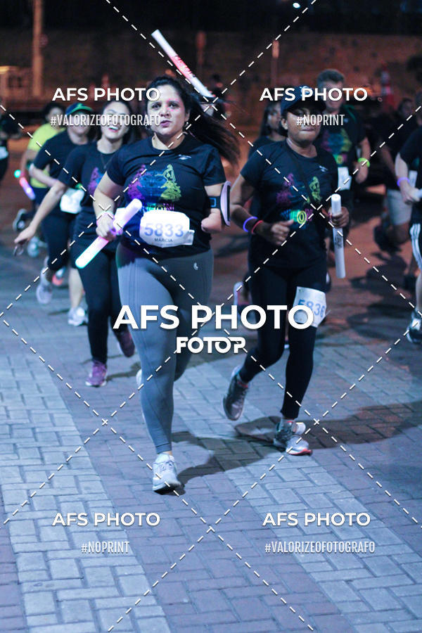 Compre as suas fotos do eventoNeon Night Run 2019 - Belo Horizonte no Fotop