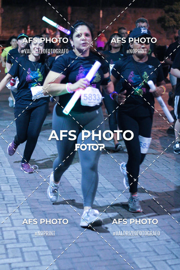 Compre as suas fotos do eventoNeon Night Run 2019 - Belo Horizonte no Fotop