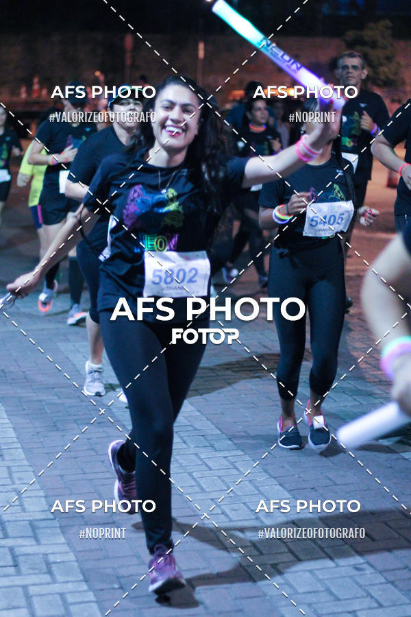 Compre as suas fotos do eventoNeon Night Run 2019 - Belo Horizonte no Fotop